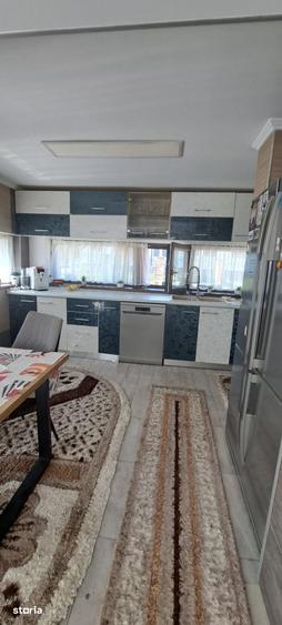 Casă cu 5 camere cu Teren 750 Mp în Valea Borcutului