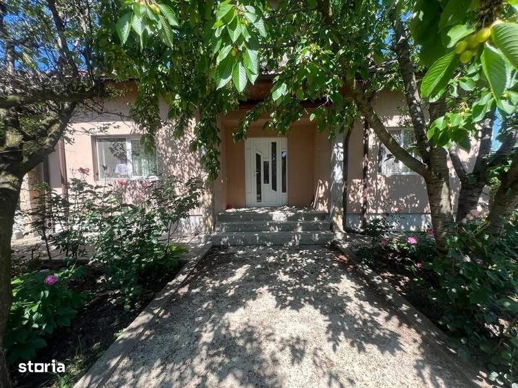 Casă cu 3 camere cu Teren 357 Mp în Central