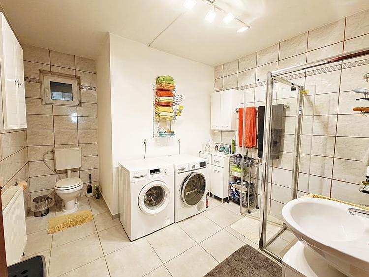 Casă individuală cu 5 camere cu Canalizare în Cisnădioara
