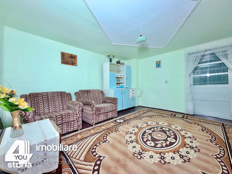 Casă cu 7 camere cu Teren 864 Mp în Târnova