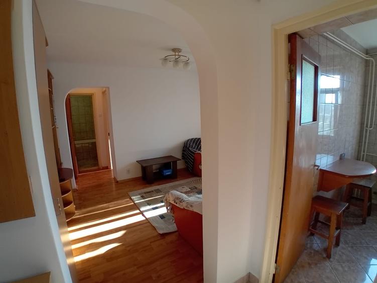 Apartament cu 2 camere semidecomandat în Progresul