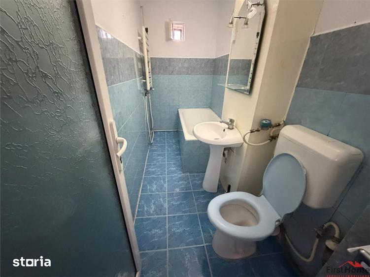 Apartament 2 camere, 58 mp, etaj 3 cu acoperis, zona Scoala 2 - 6