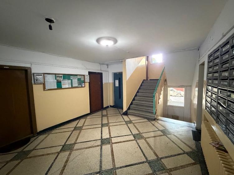 Apartament cu 2 camere semidecomandat, mobilat în Gorjului
