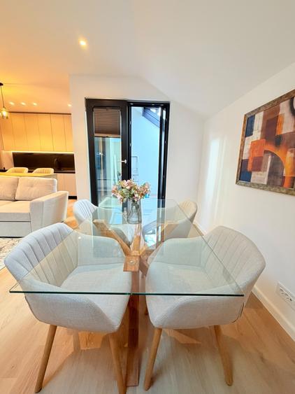 Apartament cu 3 camere decomandat în 1 Mai