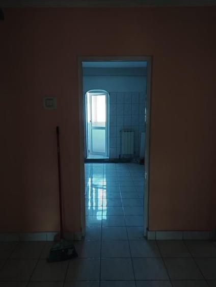 Apartament cu 3 camere decomandat, mobilat în 9 Mai