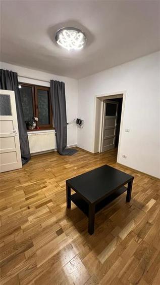 Casă cu 3 camere cu Teren 100 Mp în Brașovul Vechi