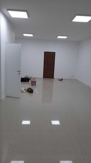 Spațiu comercial, de 70 mp, în Șendreni