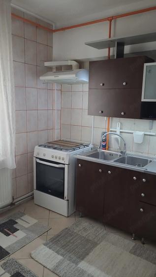 Apartament cu 2 camere semidecomandat în 1 Decembrie
