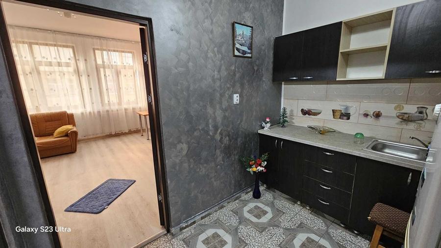 Garsonieră decomandată în Central