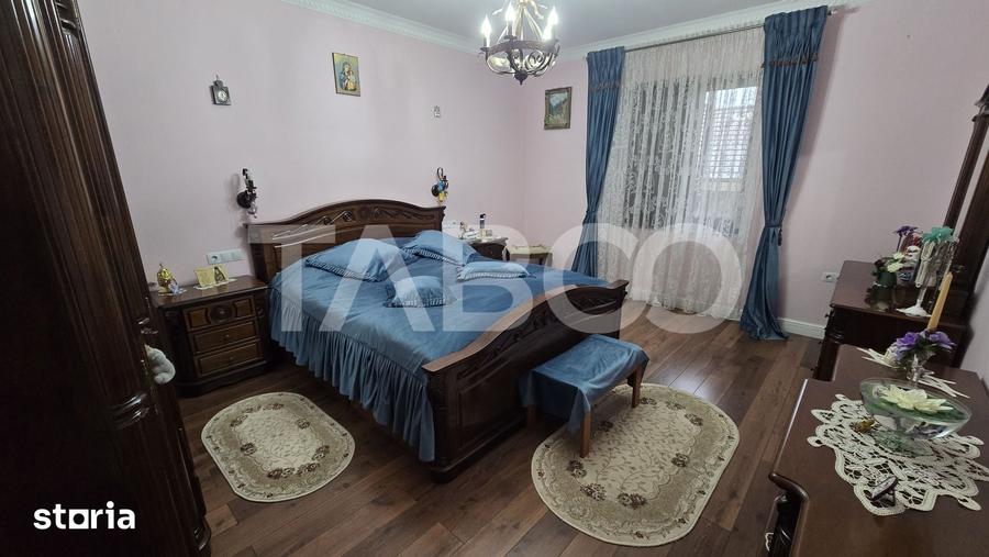 Casa individuala de vanzare 10 camere teren liber 530m zona Lupeni - 13
