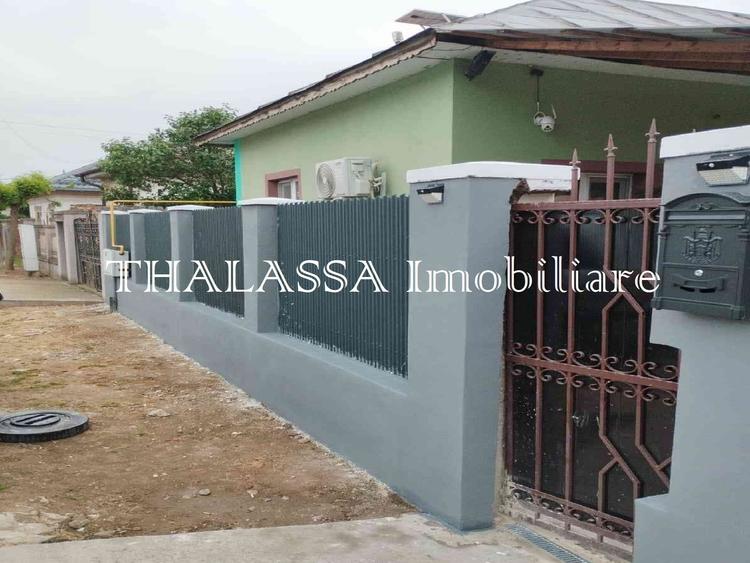 Casă individuală cu 3 camere cu Piscina în Ișalnița