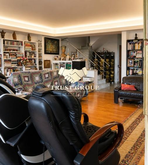 Apartament cu 5 camere decomandat în Aviatorilor