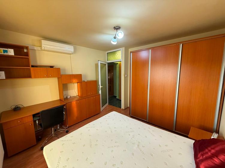 Apartament cu 2 camere decomandat în Triaj