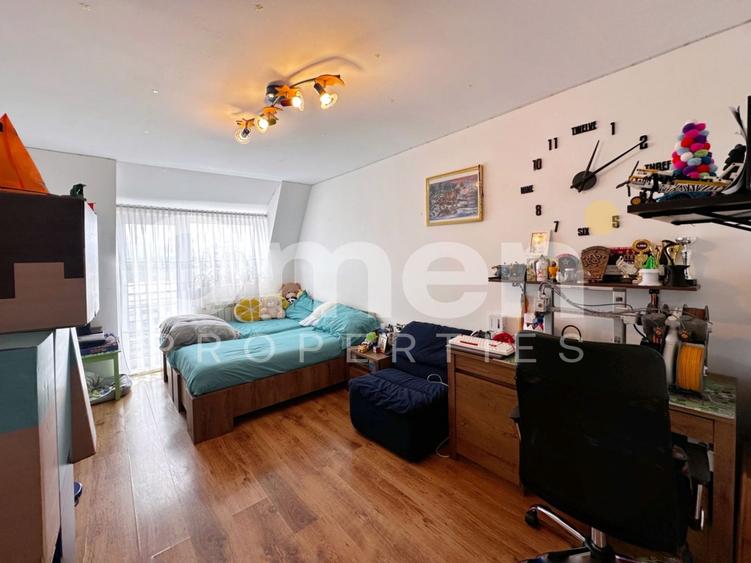 Apartament cu 4 camere decomandat, mobilat în Valea Borcutului
