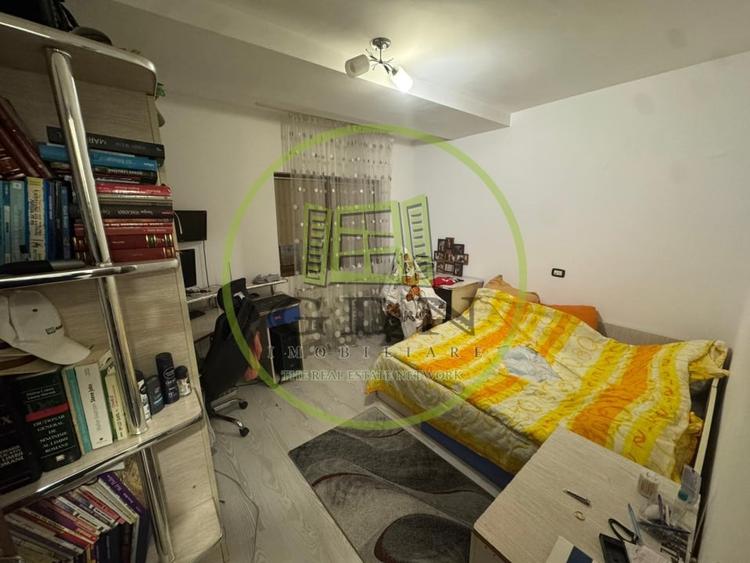 Apartament cu 3 camere semidecomandat, mobilat în Calea Severinului