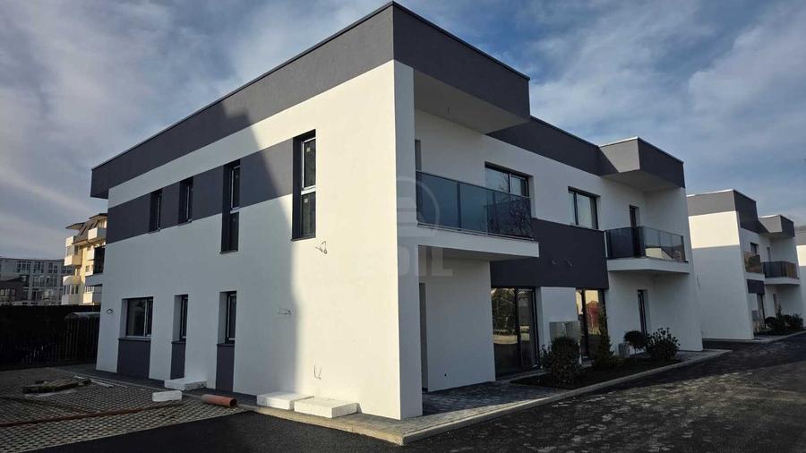 Duplex cu 5 camere cu Canalizare în Florești