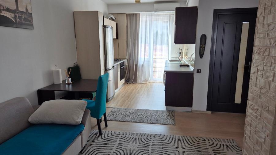Apartament cu 3 camere decomandat în Bună Ziua
