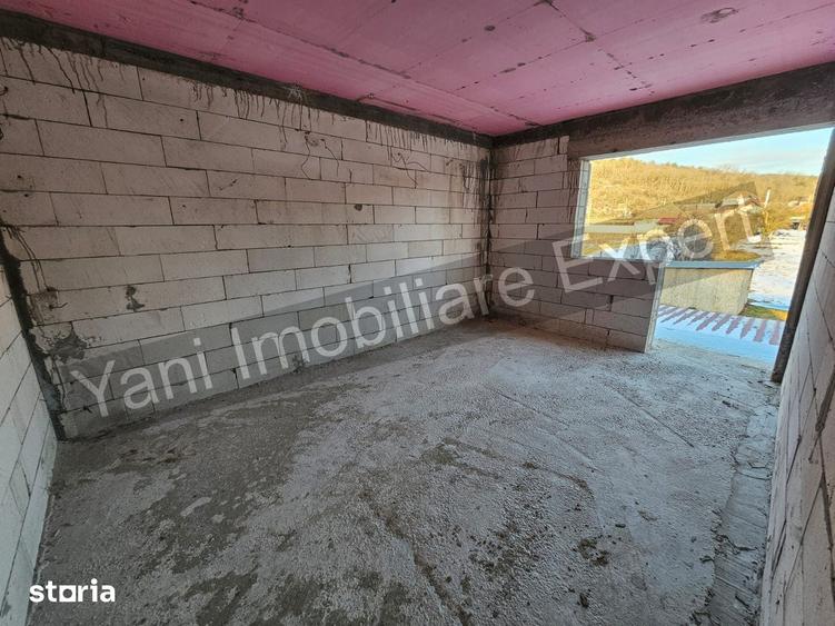 Casă cu 4 camere cu Teren 1250 Mp în Băiculești