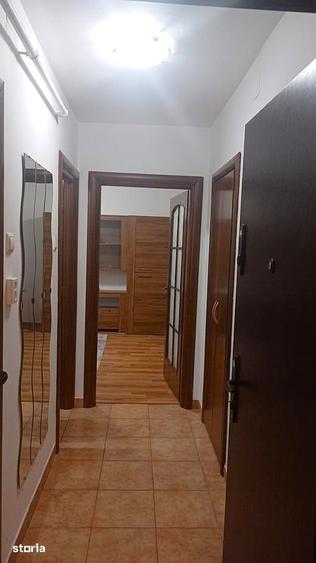 Garsonieră decomandată în Titan