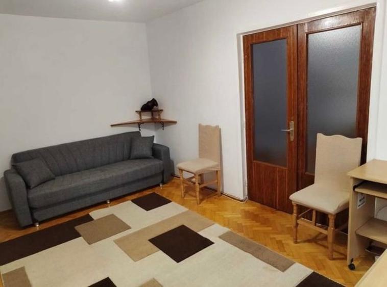 Apartament cu 2 camere semidecomandat, mobilat în Alexandru cel Bun