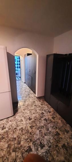 Apartament cu 3 camere decomandat în Popoveni