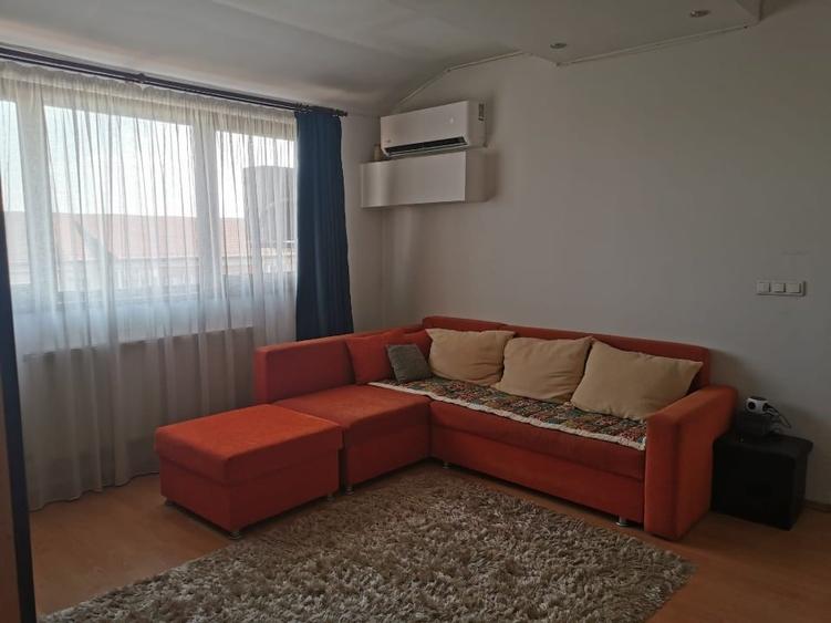 Apartament cu 3 camere semidecomandat, mobilat în Girocului