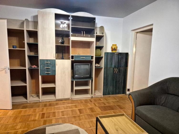 Apartament cu 2 camere semidecomandat în Complex Studențesc