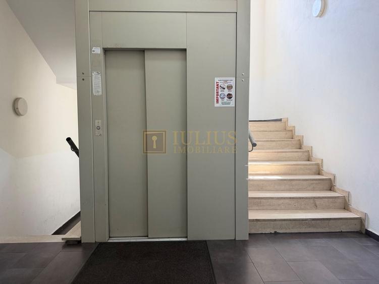 Garsonieră decomandată în Complex Studențesc
