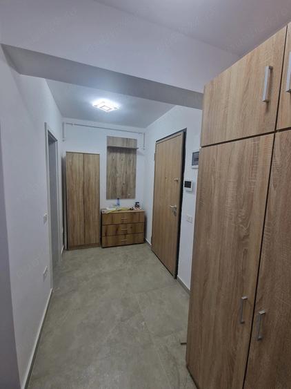 Garsonieră decomandată în Vest