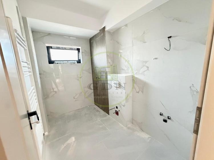 Apartament cu 3 camere decomandat în 1 Mai
