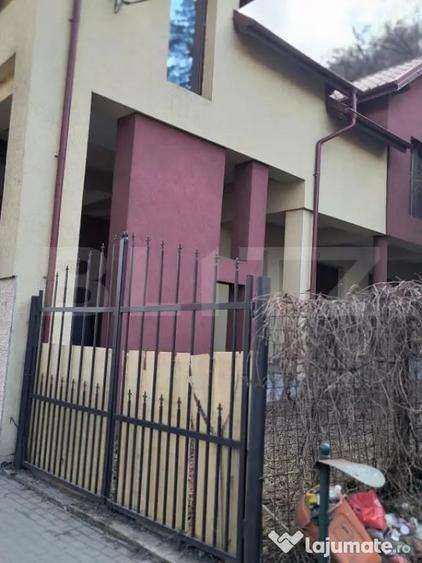 Casă cu 5 camere cu Teren 521 Mp în Central