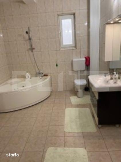 Casă cu 8 camere cu Teren 1445 Mp în Doba