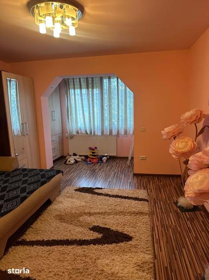 Apartament cu 2 camere decomandat în Botizului