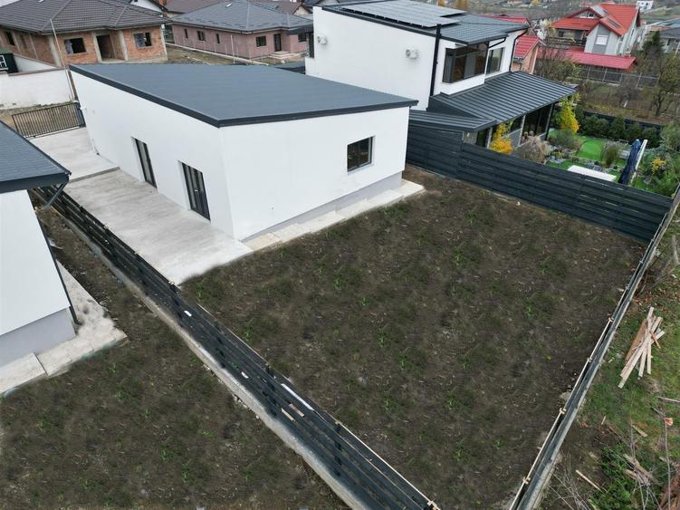 Casă cu 4 camere cu Teren 500 Mp în Valea Lupului