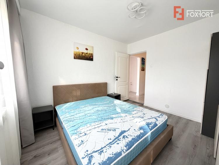 Apartament cu 3 camere decomandat, mobilat în Aradului