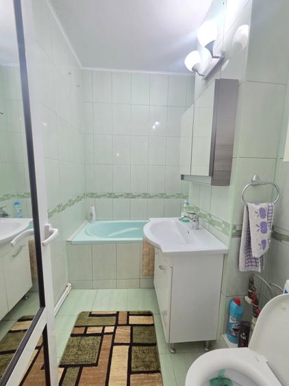 Apartament cu 3 camere decomandat în Plantelor