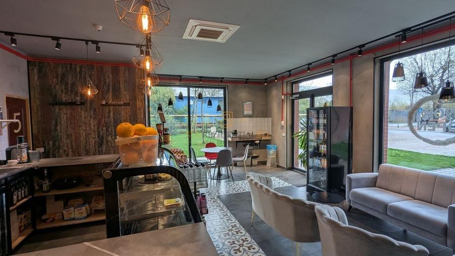 Spațiu comercial, de 89.769996643066 mp, în Berceni