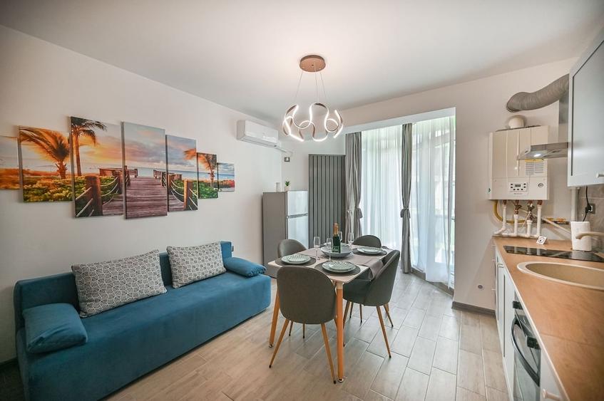 Apartament cu 3 camere decomandat în Mamaia-Sat