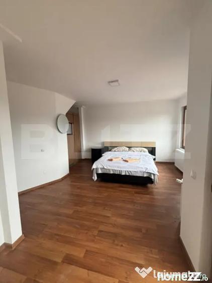 Casă cu 10 camere cu Teren 1000 Mp în Mănăștur