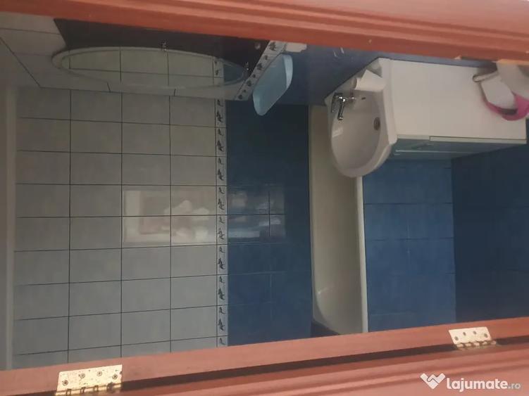 Apartament cu 3 camere decomandat în Păcii