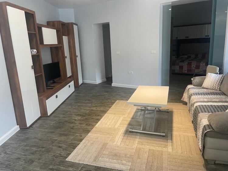 Apartament cu 2 camere decomandat, mobilat în Sinaia