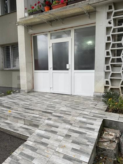 Garsonieră decomandată, mobilată în Est