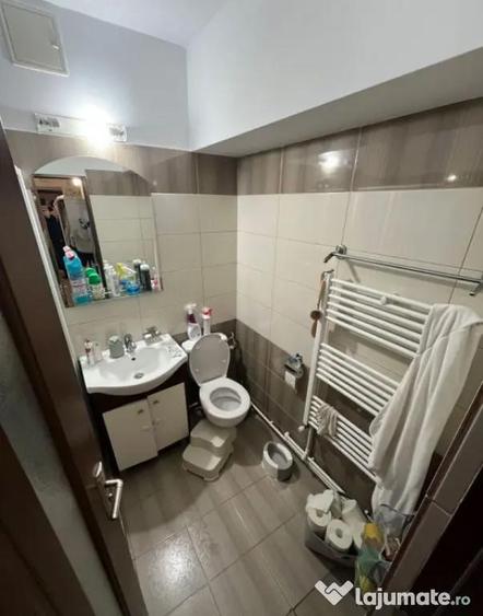 Apartament cu 2 camere decomandat, mobilat în Capitol