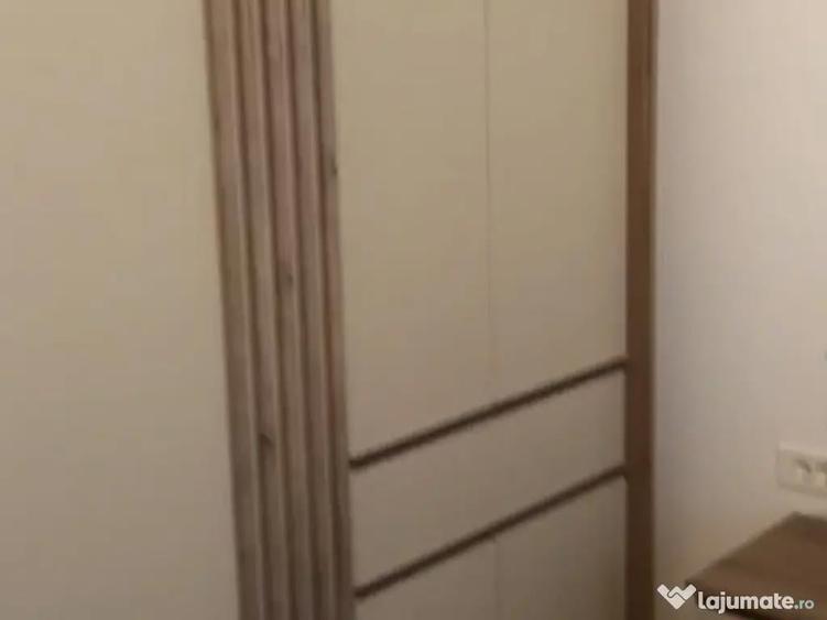 Apartament cu 2 camere decomandat în Apărătorii Patriei