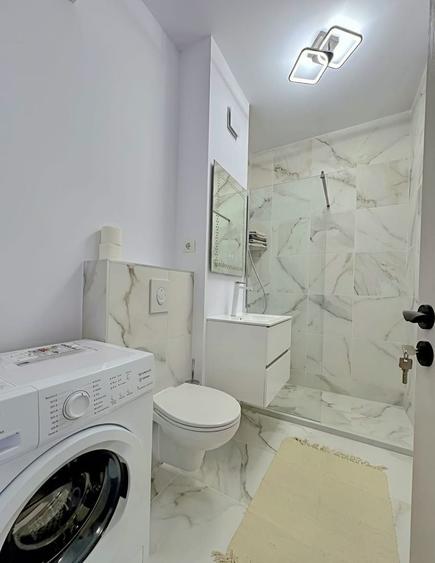 Apartament cu 2 camere decomandat, mobilat în Universitate