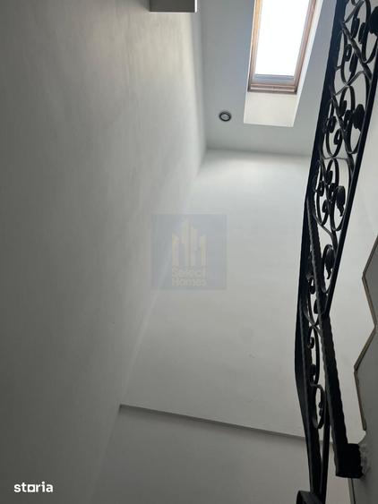 Casă cu 7 camere decomandat cu Teren 120 Mp în Floreasca