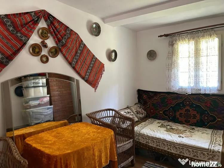 Casă cu 5 camere cu Teren 1250 Mp în Marginea