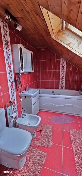 Casă cu 5 camere decomandat cu Teren 250 Mp în Lazaret