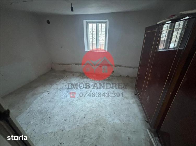 Casa de vanzare zona Centrala, 3 camere, teren 184 mp - 2