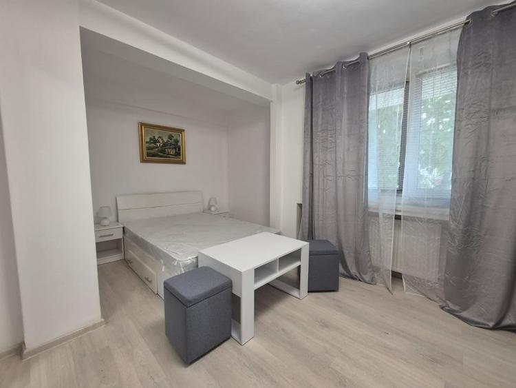 Garsonieră decomandată, mobilată în 1 Mai